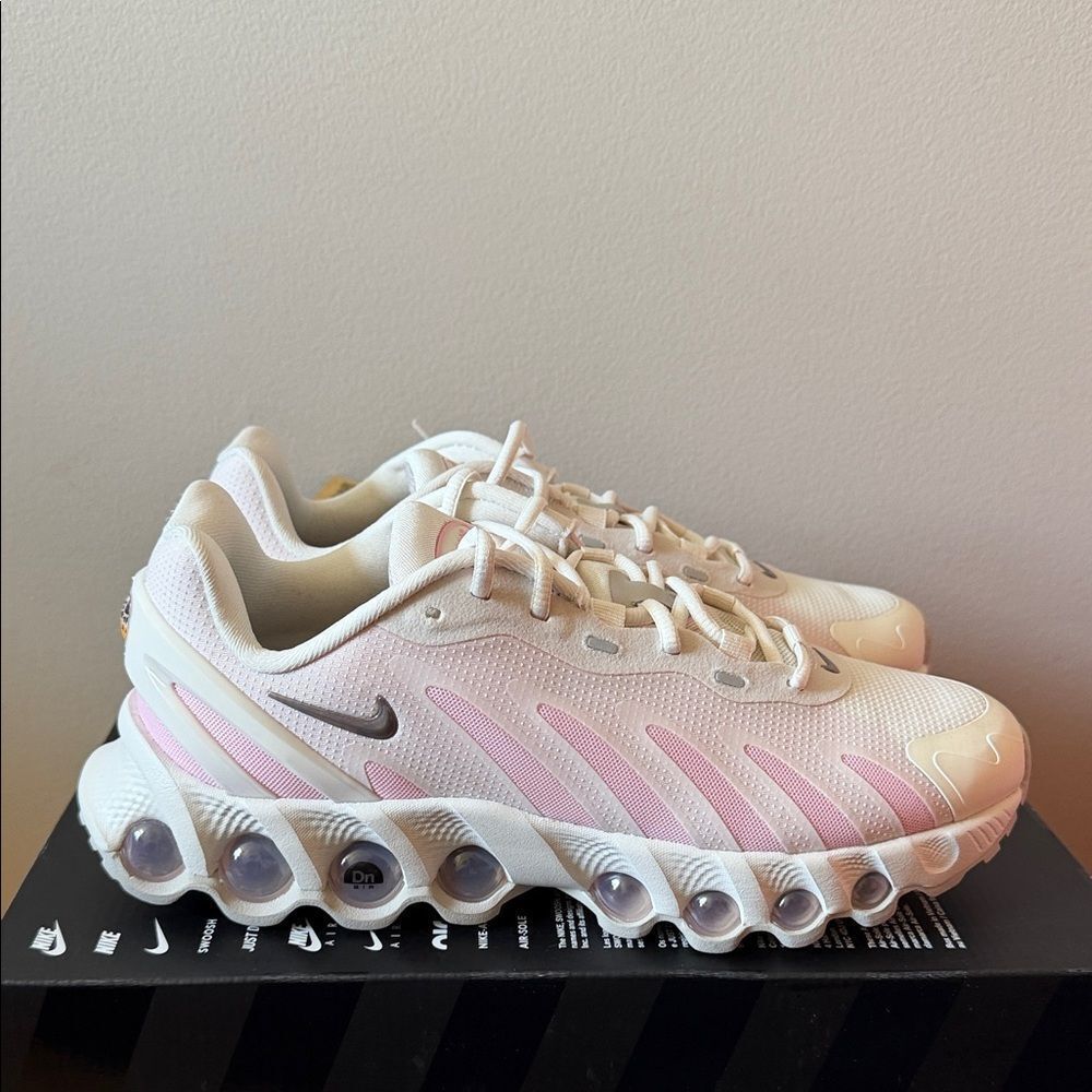 Nike Air Max DN8 GS Particle Pink HF7310-010 Size 4.5Y